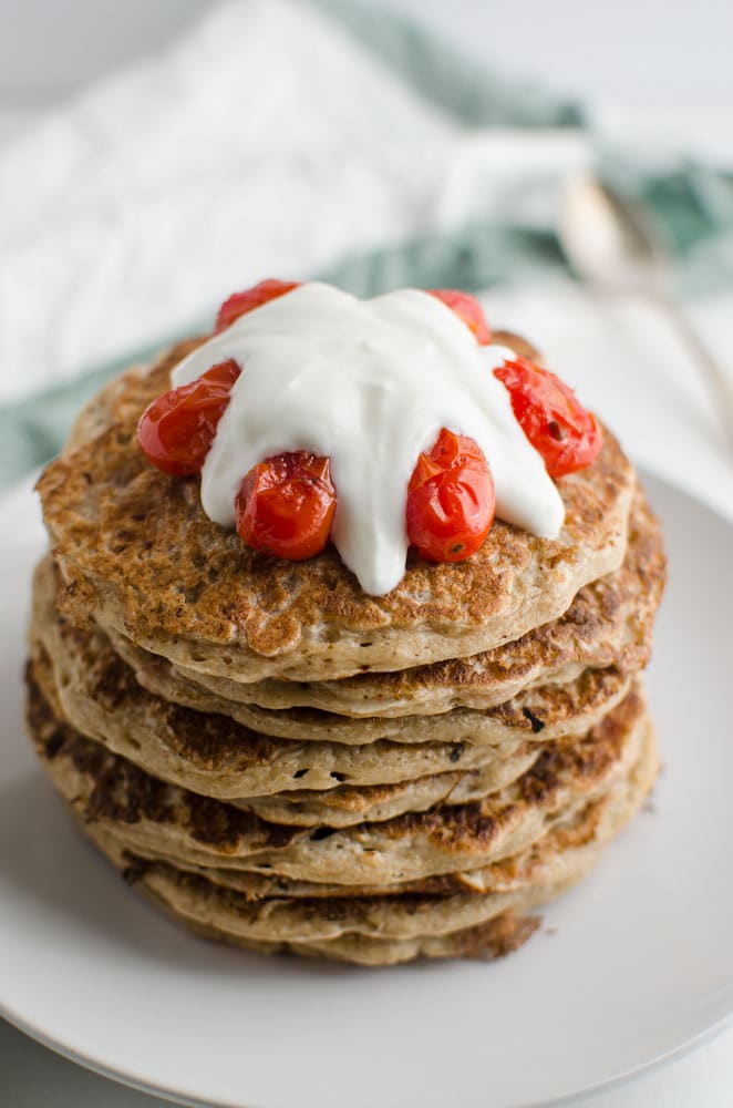 Light, fluffy and healthy oatmeal pancakes. Rich in fiber content and are ideal for sugar free morning breakfasts.