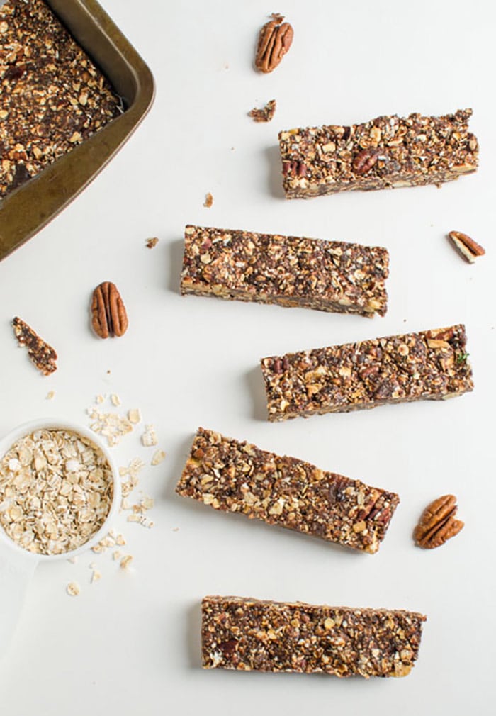 Delicious and nutty homemade energy bars perfect for takeout snacks or breakfast. Naturally sweetened and chocolaty too.