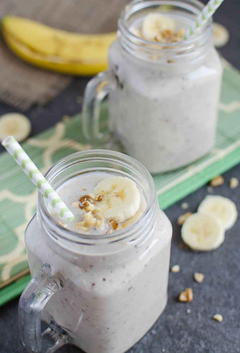 Super easy and quick banana bread smoothie recipe. Contains all flavors from banana bread.