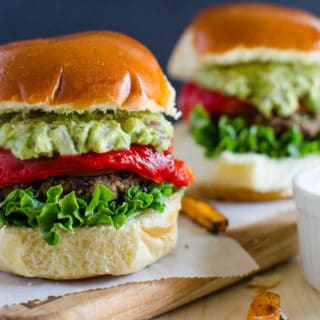 Black bean quinoa burger that are loaded with healthy plant proteins, dietary fibers and nutrition from fresh veggies. Healthy and skinny
