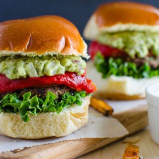 Black bean quinoa burger that are loaded with healthy plant proteins, dietary fibers and nutrition from fresh veggies. Healthy and skinny