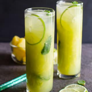 Refreshing non-alcoholic mojito