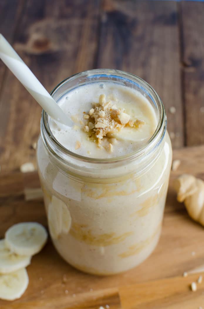 Peanut butter banana smoothie - super quick and healthy breakfast option. Needs only 5 min. and 5 ingredients