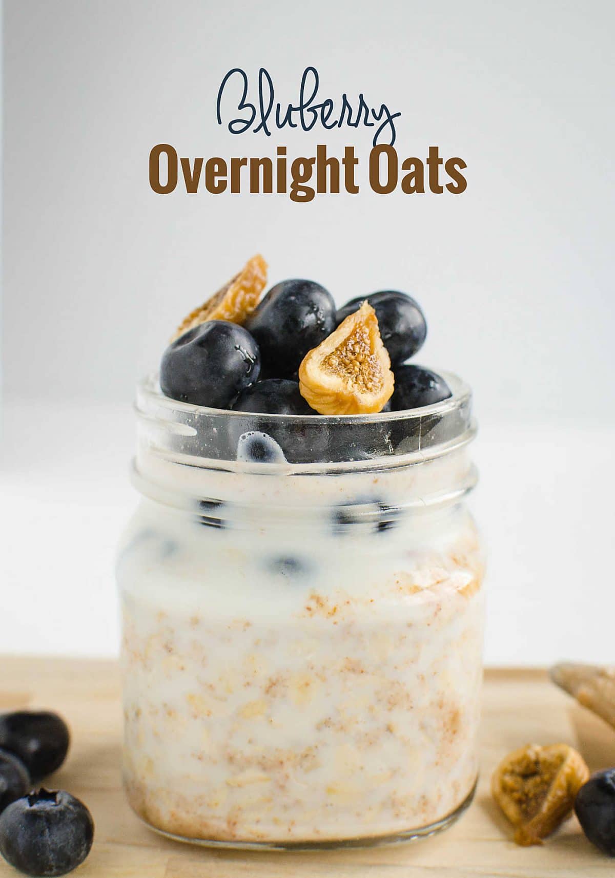 Prepare breakfast a night before with this easy blueberry overnight oats | Healthy, vegan, gluten free