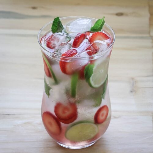 Learn to make strawberry detox water