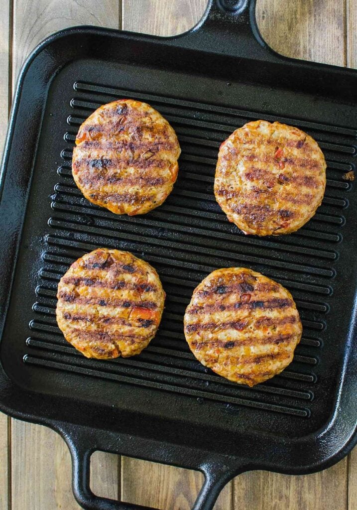 This Southwest flavored grilled chicken burger recipe is perfect for outdoor barbecue parties