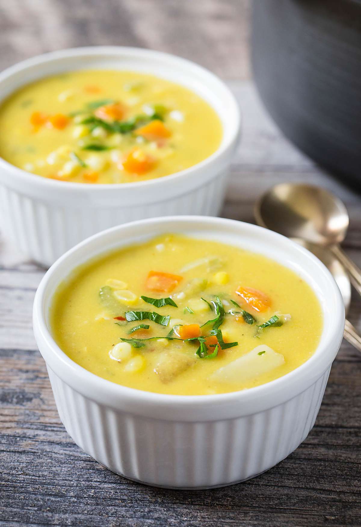 Summer Corn Chowder Recipe - Perfect creamy and delicious summer corn soup to enjoy fresh corn.