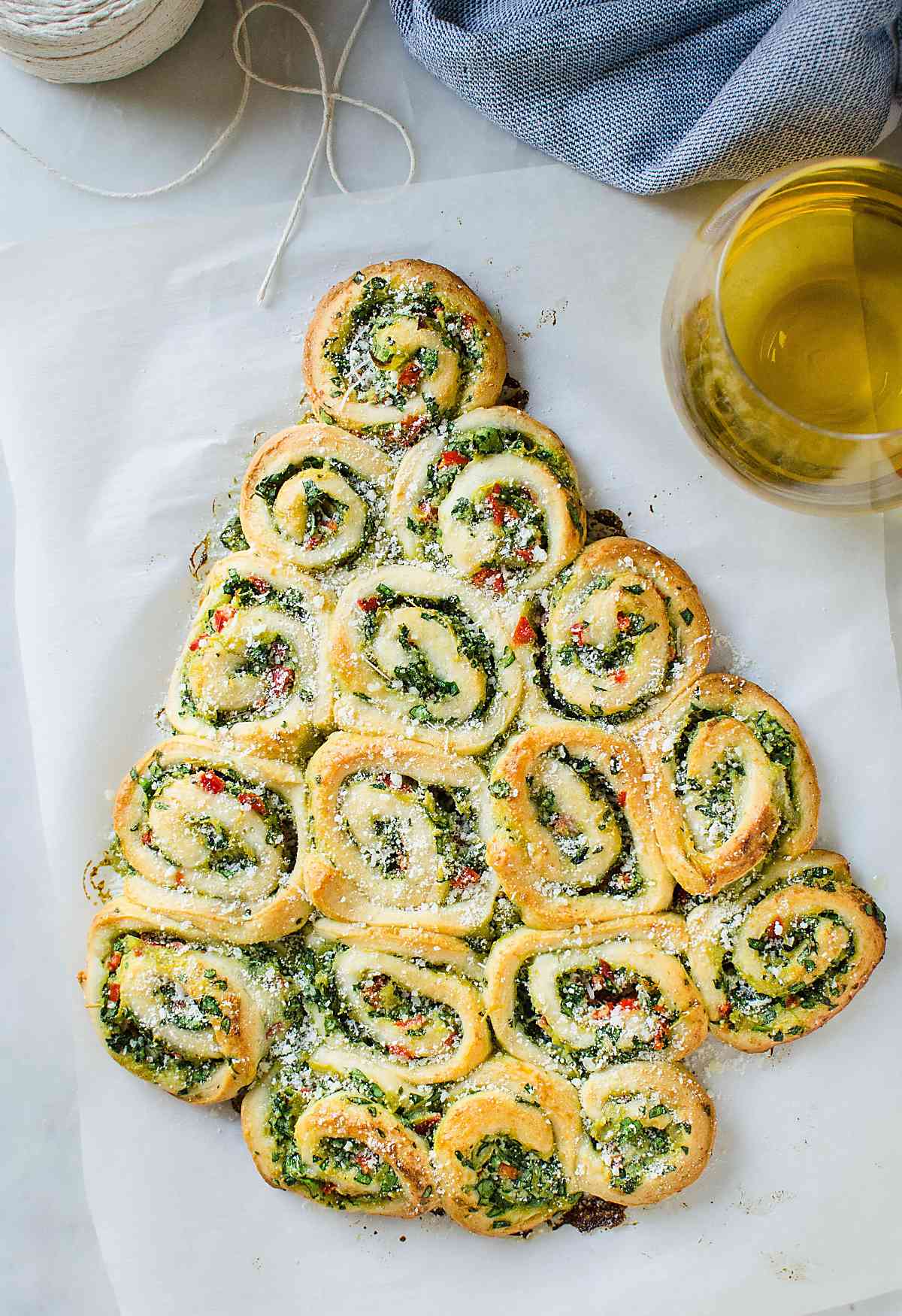 Quick And Easy Artichoke Spinach Pinwheels Christmas Tree