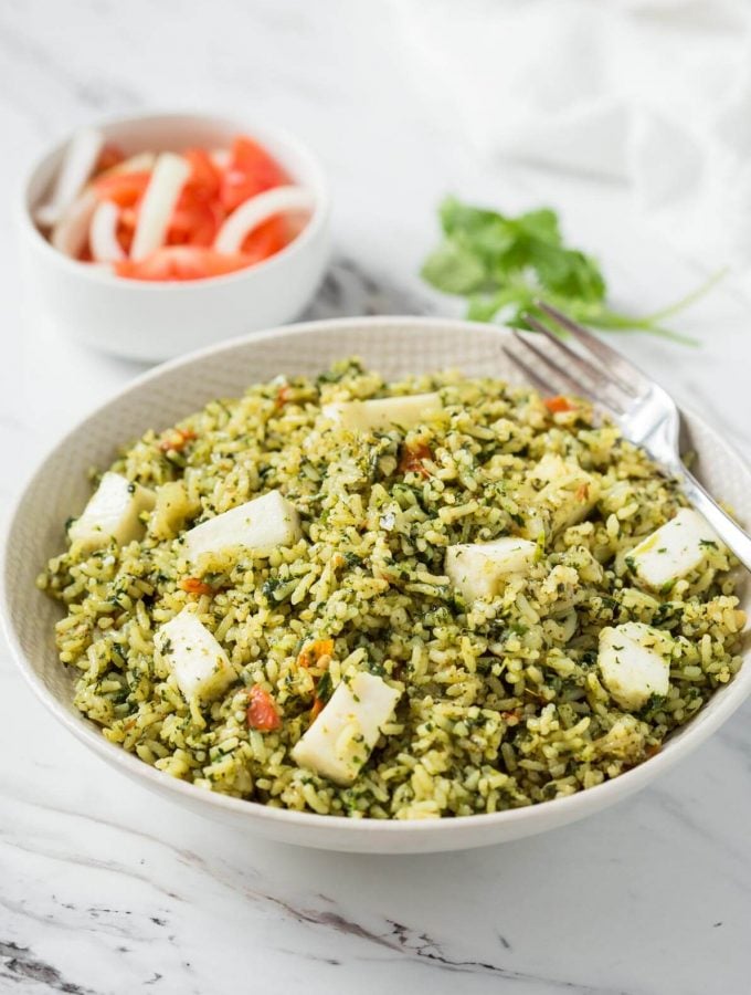 One Pot Easy Palak Paneer Rice or Healthy Spinach Rice | Indian palak paneer turned into one pot rice dish. #spinach #palakpaneer #healthyrecipes
