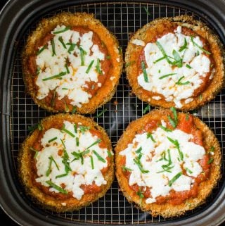 Air Fryer Eggplant Parmesan - Healthy and easy breaded eggplant slices fried in Air Fryer for the perfect crispy crust that exactly mimics the deep fried texture. Learn tips for perfect & mess free coating the eggplant. |#watchwhatueat #healthyrecipes #eggplant #eggplantparmesan #airfryer