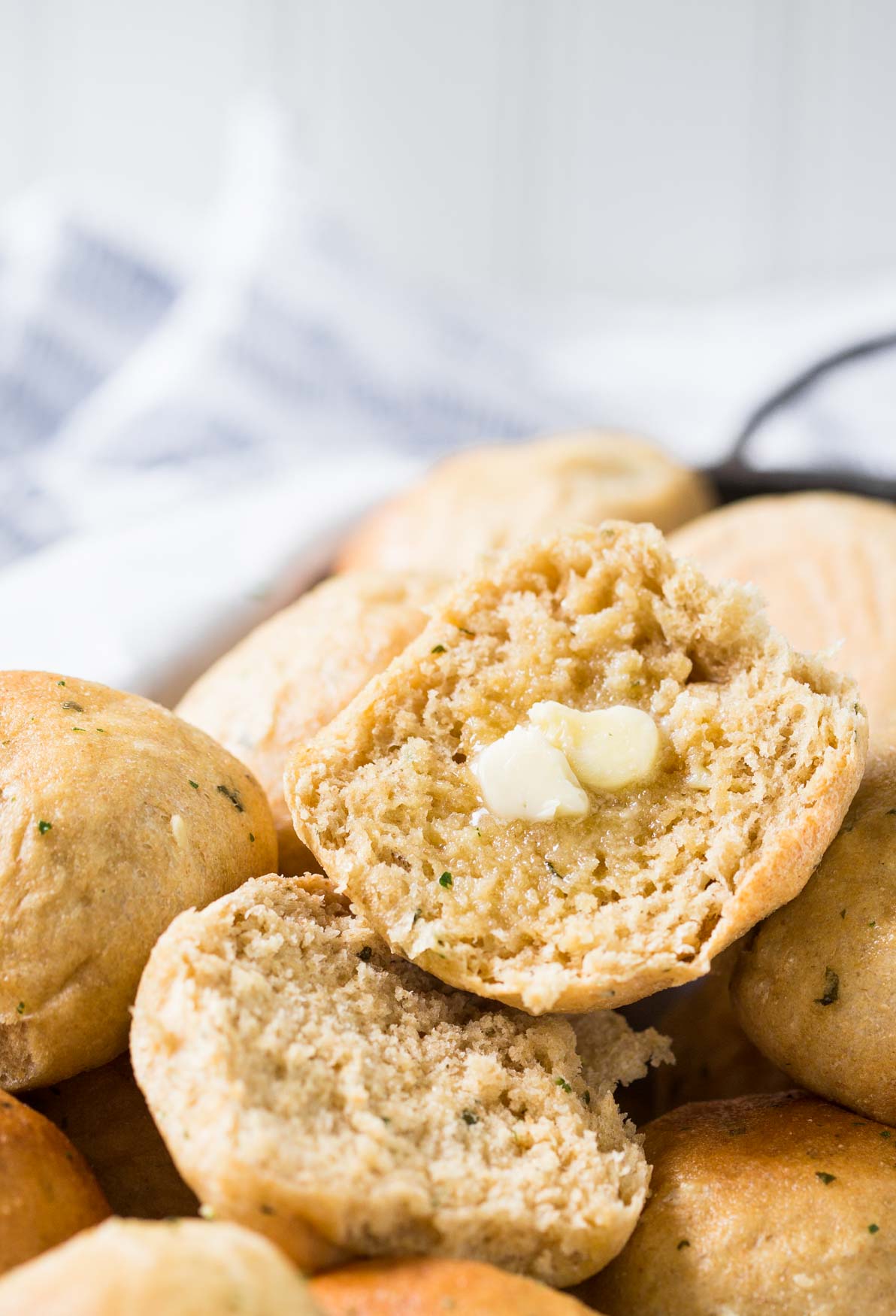 You can make super soft & fluffy healthy whole wheat dinner rolls at home easily. No one will believe that these are made from 100% whole wheat flour. | #watchwhatueat #dinnerrolls #wholewheat #wholewheatrolls #healthythanksgiving