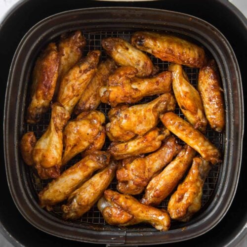 Air Fryer BBQ Chicken Wings - Fresh chicken wings cooked to perfection in Air Fryer & tossed in bbq sauce for delicious smokey flavors. Under 30 min, healthy & easy recipe for party appetizers or snacks.