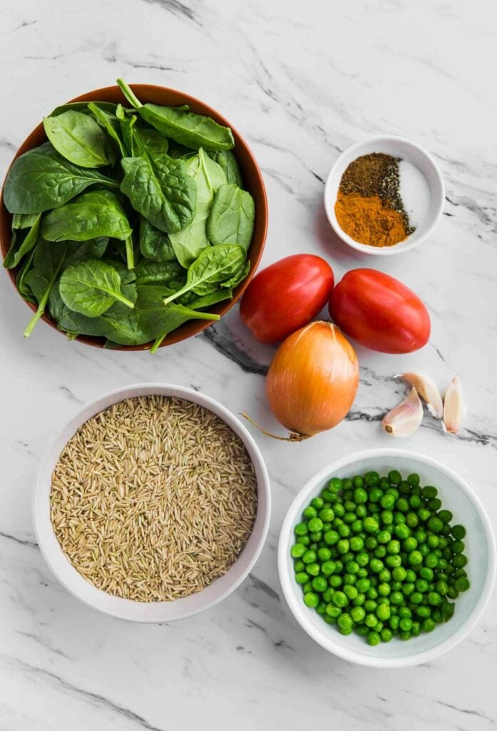 Ingredients for making pinate brown rice in Instant Pot