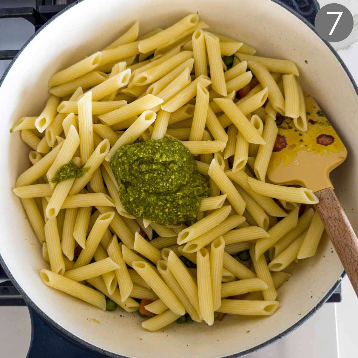 Green peas, pasta and pesto ready to mix.
